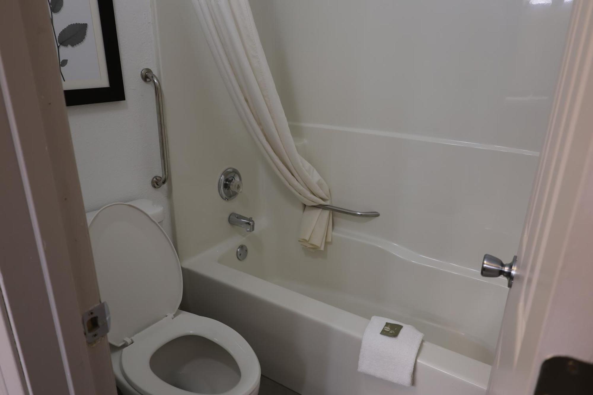 Country Inn & Suites By Radisson, Sparta, Wi Экстерьер фото