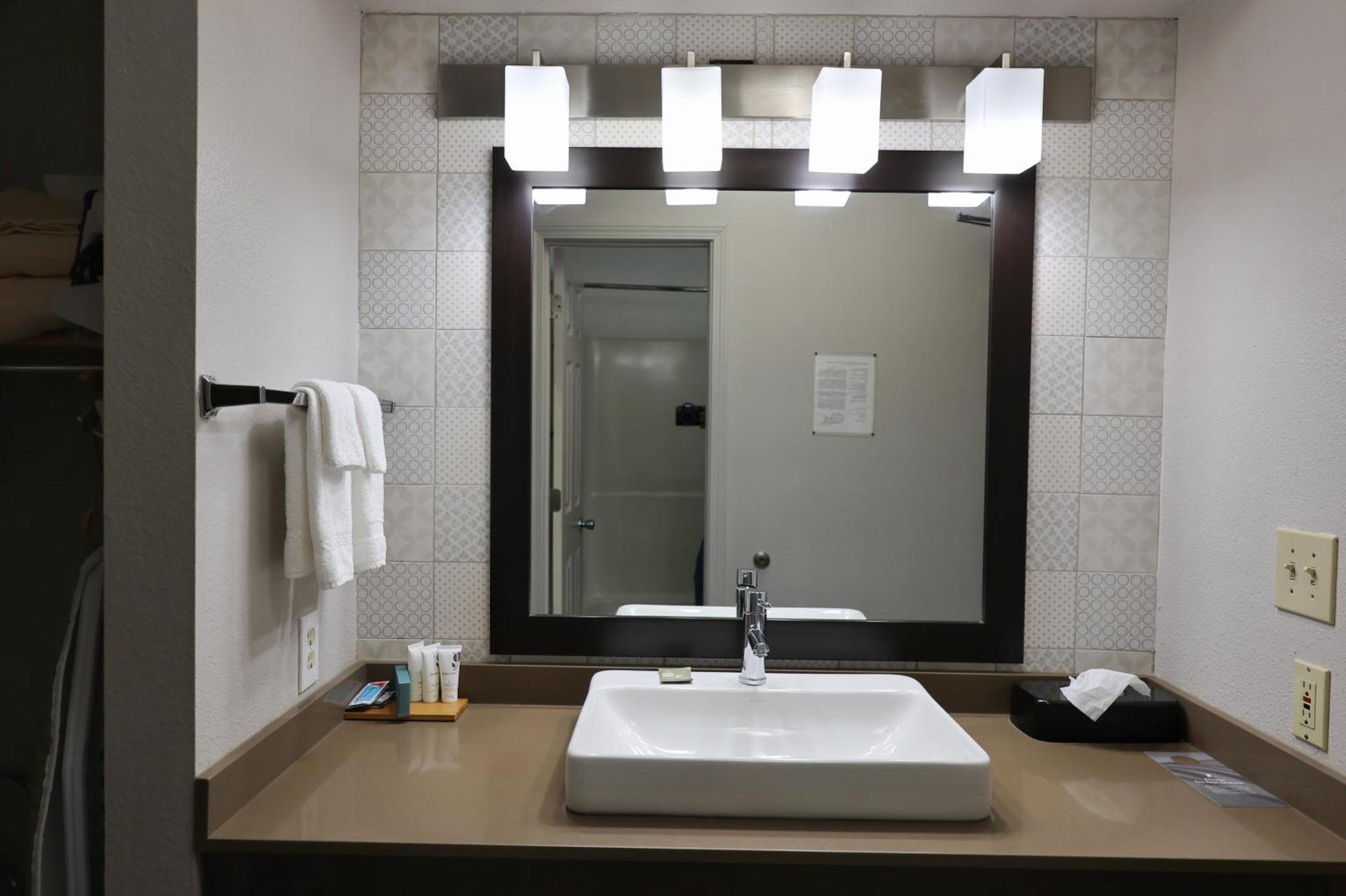 Country Inn & Suites By Radisson, Sparta, Wi Экстерьер фото